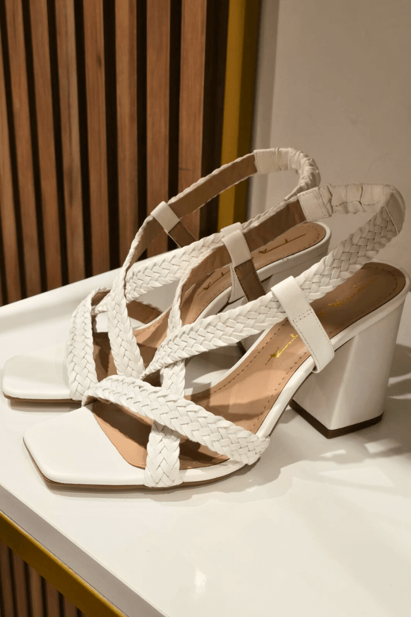 Sandália Branca Trançada
