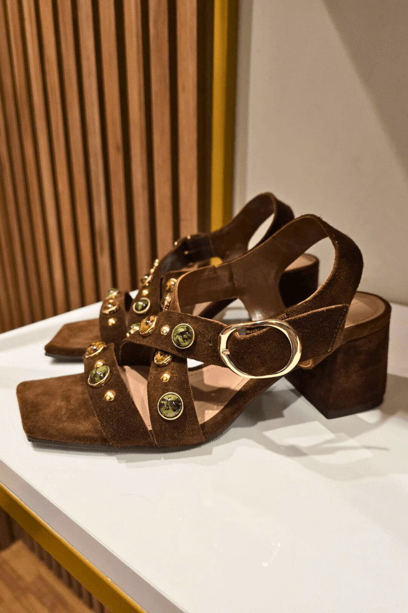 Sandália de Salto Bloco em Suede Café