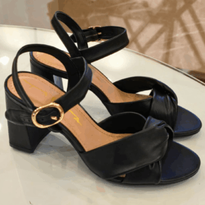 Sandália Preta com Nó